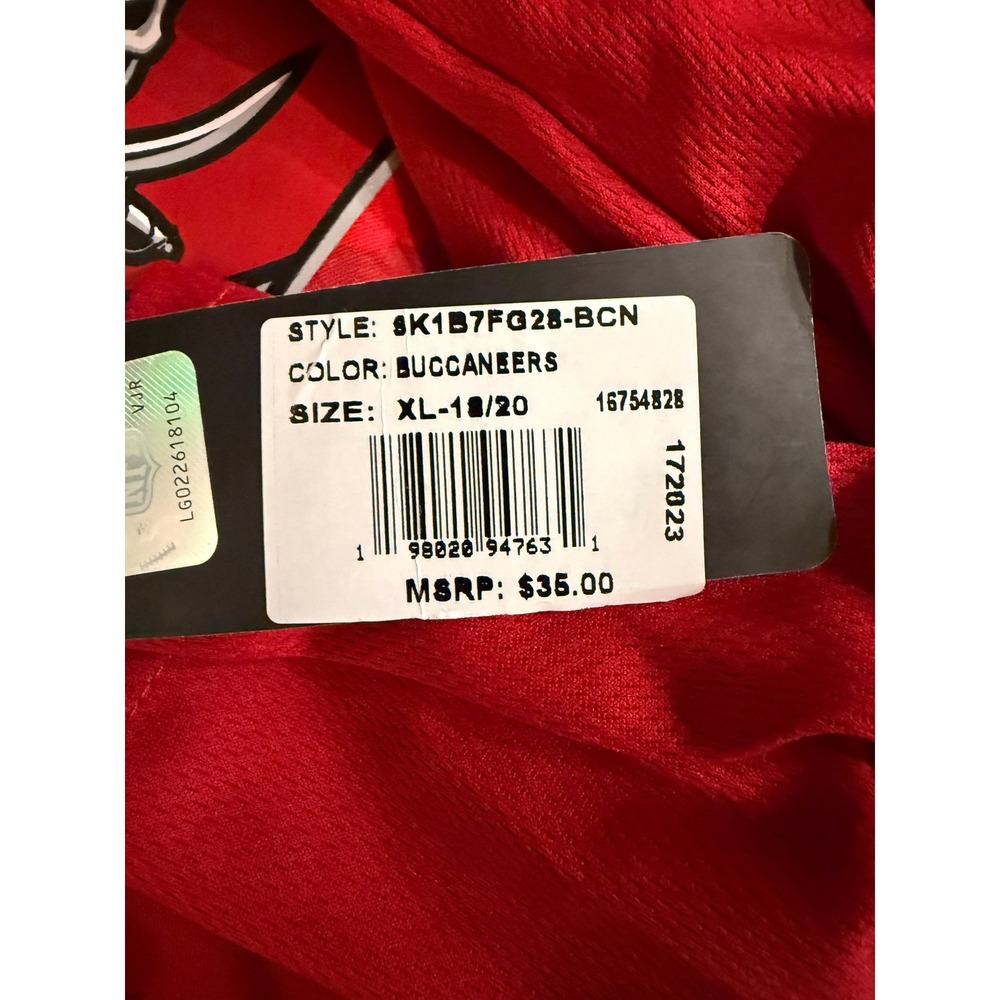 NFL Team Apparel Tampa Bay Buccaneers Kids XL 18/20 Red Digi Camo Shirt NWT - Picture 6 of 6
